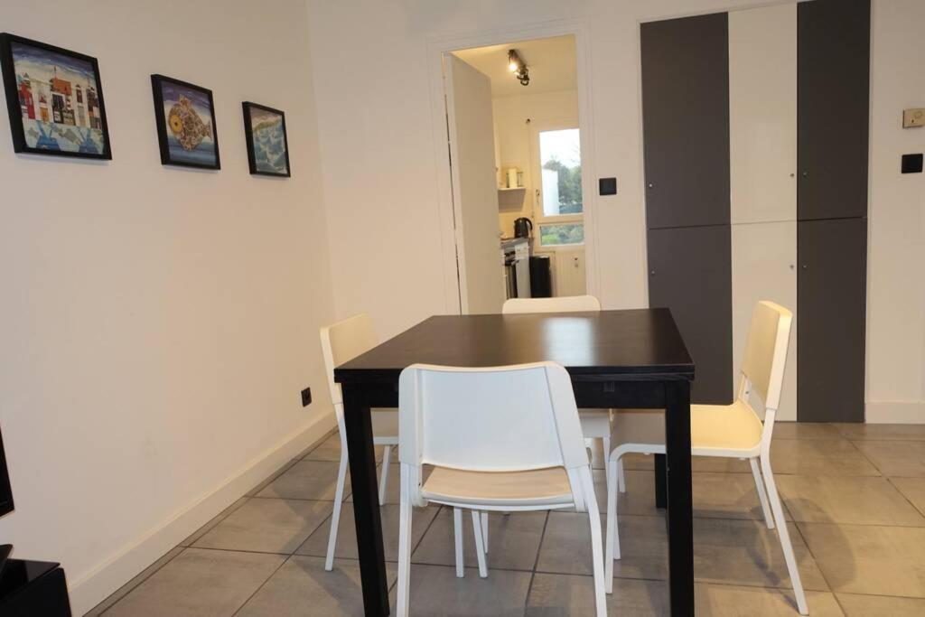La Poterie - Appartement Avec Balcon Et Parking Prive Quimper Exterior photo