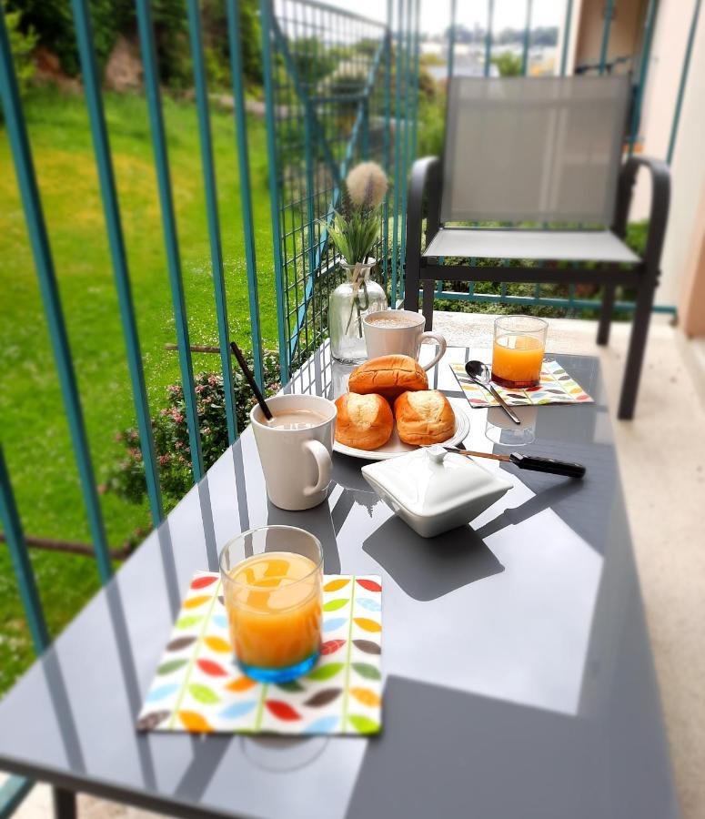 La Poterie - Appartement Avec Balcon Et Parking Prive Quimper Exterior photo