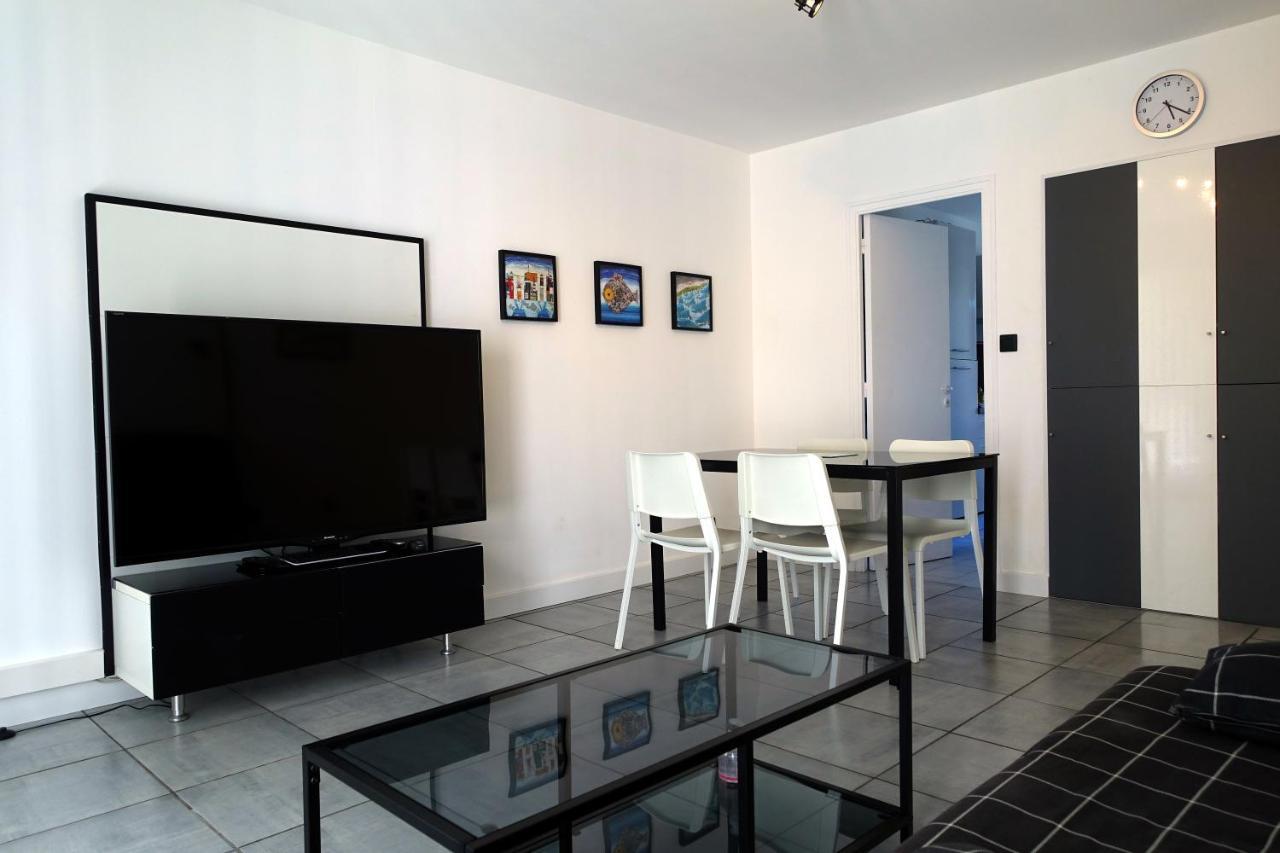 La Poterie - Appartement Avec Balcon Et Parking Prive Quimper Exterior photo