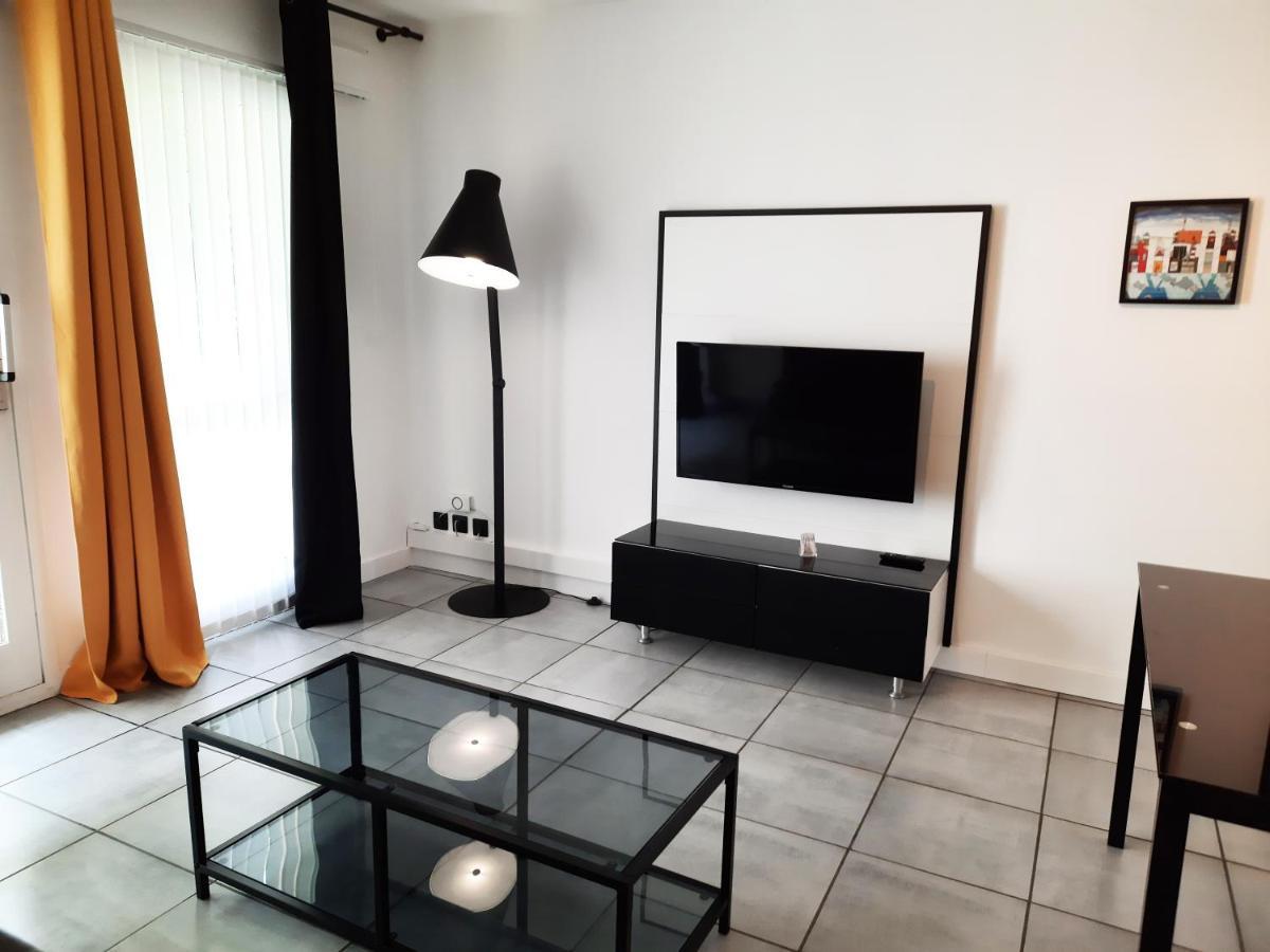 La Poterie - Appartement Avec Balcon Et Parking Prive Quimper Exterior photo